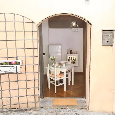 Relax Nel Borgo L'archetto Apartment *